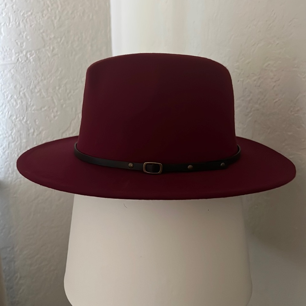 Burgundy felt fedora with black faux leather strap and gold buckle - never worn
